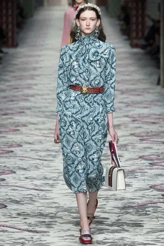 爱与冒险的柔情地图!古驰 (gucci) 2016春夏米兰时装周