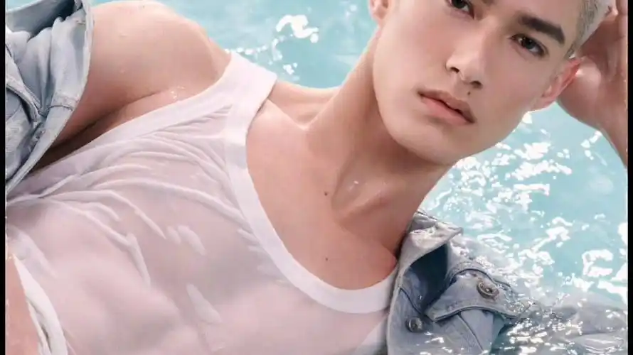 湿身男模into1米卡