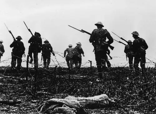 一战老照片:英军以150万枚炮弹狂轰德军