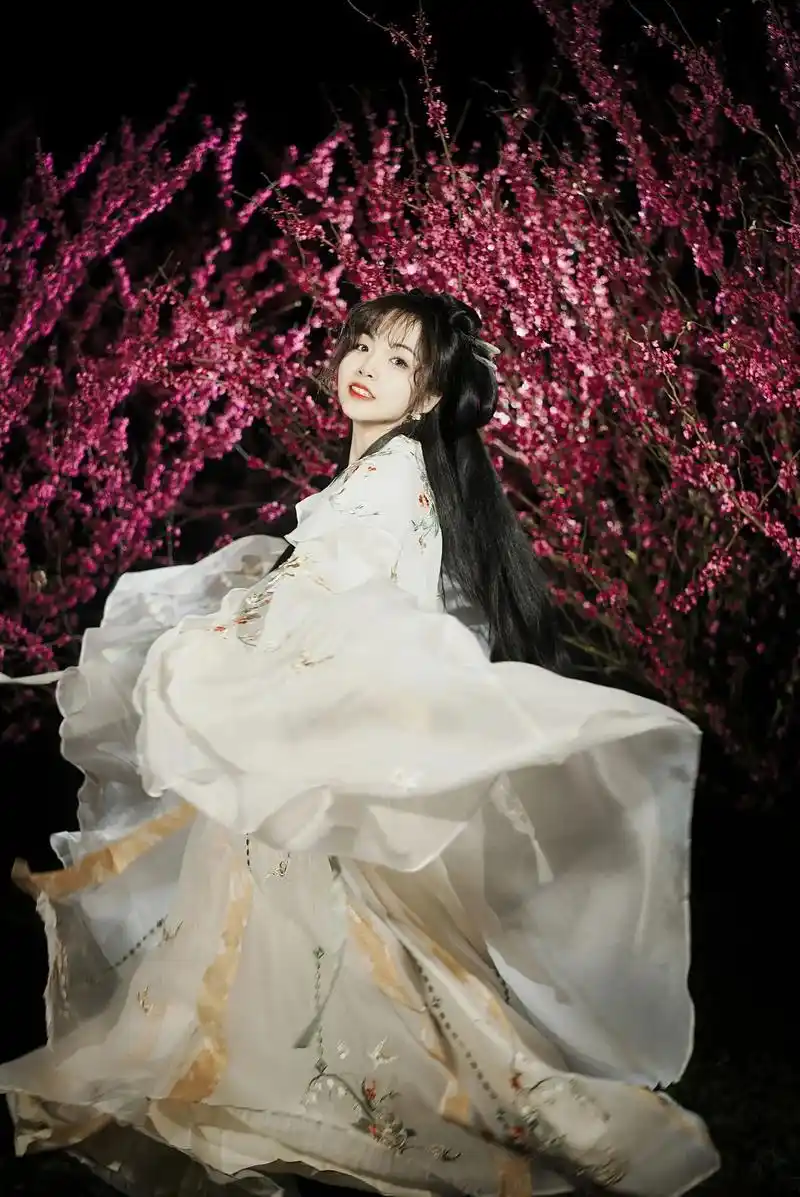 图文伙伴计划2024 #汉服约拍 #汉服妆造 #古风摄影