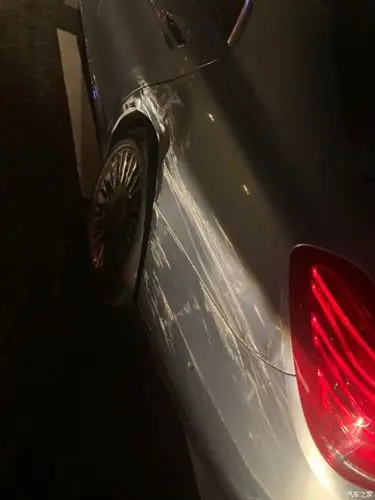 奔驰s600 撞成这个样子要多少钱