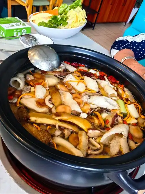 野生菌菌子火锅