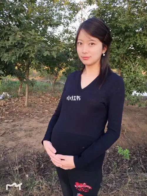 月,拍了一个小时就累的不行,孕吐依旧厉害 图三   孕8月,天天在家躺着