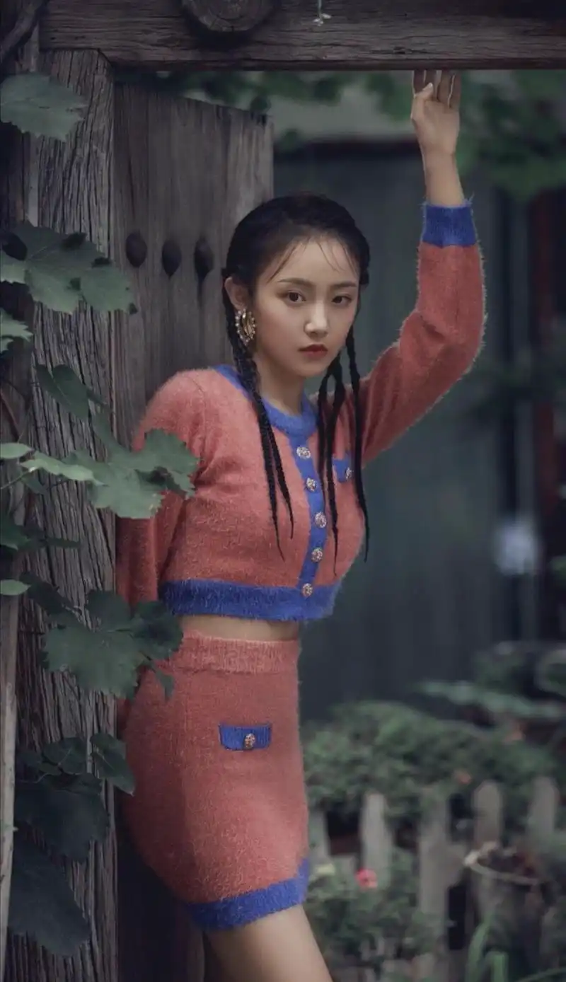 顶级壁纸〕00后美女明星,吴佳怡