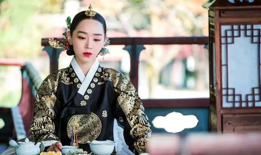 为巩固家族利益进宫,最后却孤独终老—朝鲜哲宗的王妃哲仁王后_安东金