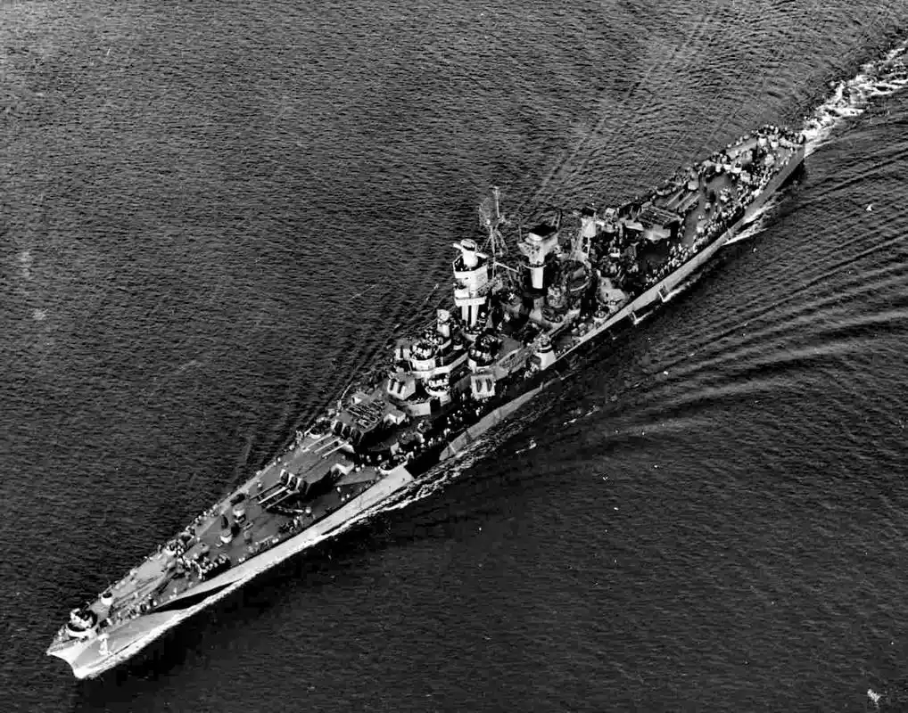 舰船欣赏:美国阿拉斯加级大型巡洋舰旧照与模型