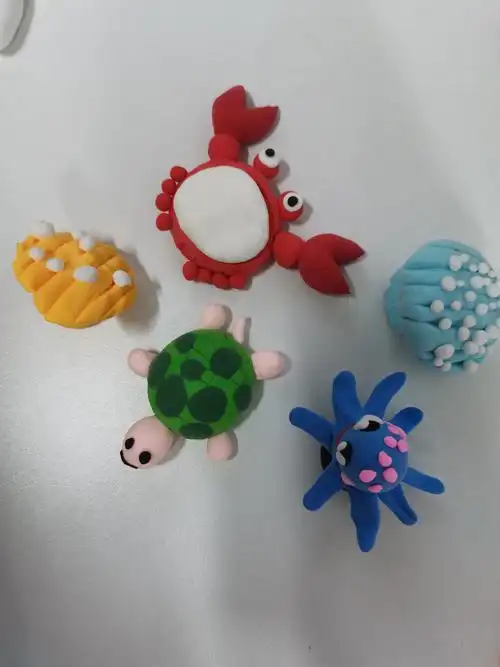 思源学校二年级美术课《有趣的粘土》