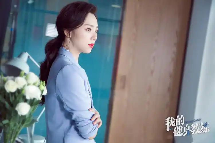 演员陶慧空降直播庆生 直言穿钢铁侠衣服看复联__凤凰网