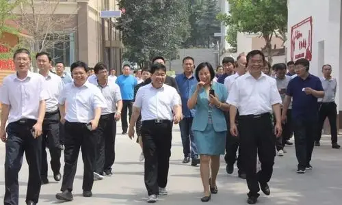 7月5日,长葛市委书记尹俊营带领考察团来到我县,就百城建设提质工程暨