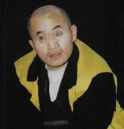 2004年2月14日,当"杨新海"听到死刑执行令时,身高不足1.