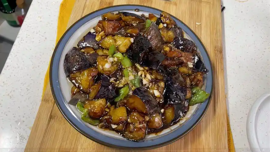 经典的家常味道:素烧茄子!绝对的干饭神器!