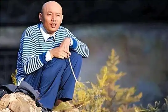 葛优66岁孤影,跨国妹远,亲离世,无儿无女现状牵动人心!