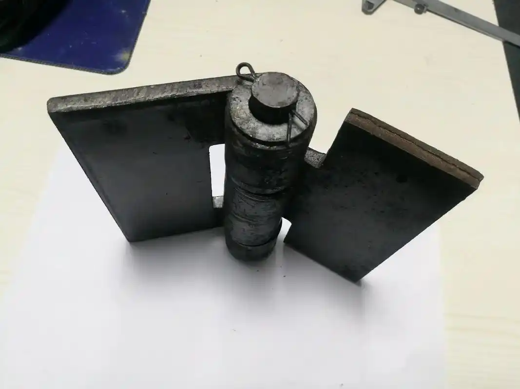 焊接铰链合页,加厚合页,铁门合页,焊接门轴,定制合页.#合页 - 抖音