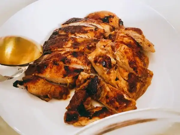 脑袋大脖子粗但不是大款做的香煎黑胡椒鸡胸肉