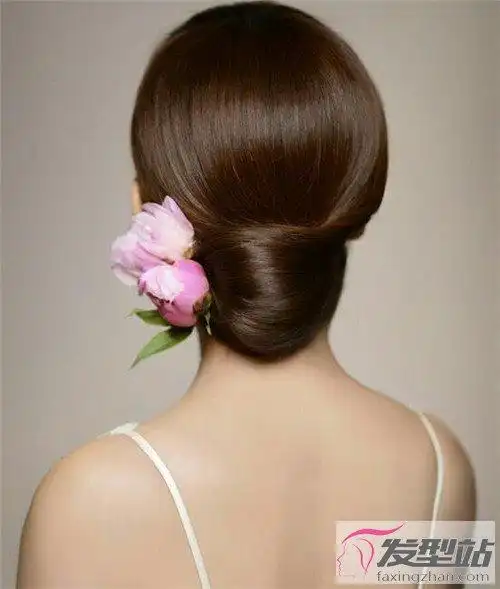 韩式鲜花盘发设计 文艺苑淑女低盘发-- 发型大全