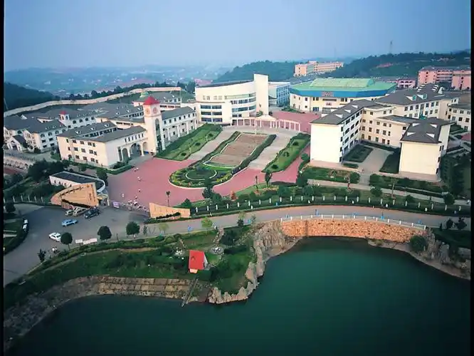 长沙同升湖实验学校 - 中小学校 - 湖南省民办教育协会