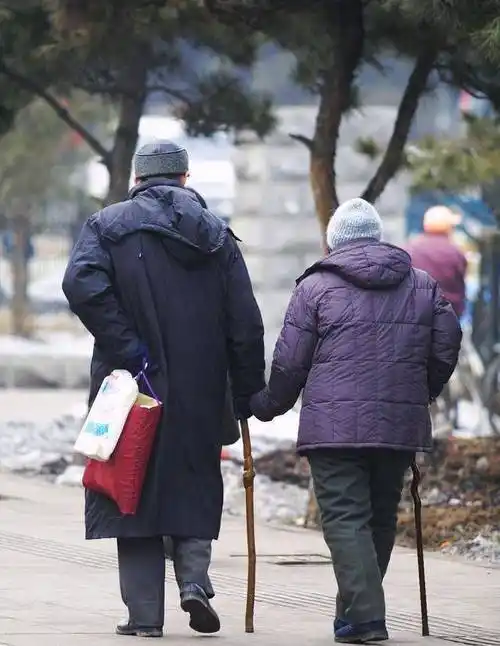 今生你对不起谁,也不要对不起那个陪你一生一世的人_生活_爱情_夫妻