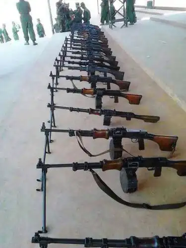 分享到:  2014-10-17 20:08 网友采纳 这是前苏联rpd轻机枪