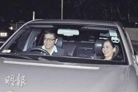 陈友抽空出席百日宴