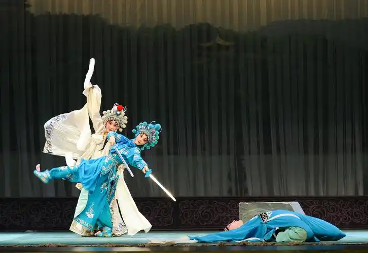 河北梆子《白蛇传》剧照.