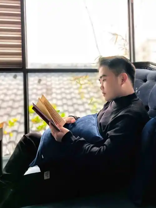 专访精致女人老师梁辰铭美是女人的天职