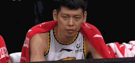 赛场速递还以颜色梅奥连续命中两记外线三分