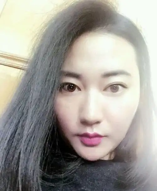 翁晓萌图片 央视主持人温晓萌图片