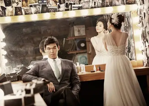 组图:韩国小巨人婚纱照 河升镇妻子似影视明星