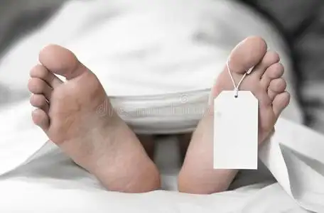 一死去的男人是(be的三单形式说谎采用指已提到的人太平间.