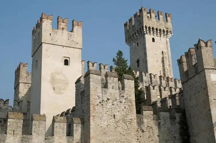 意大利,欧洲,一排,阴影,古老,遗迹,整齐,光线,影子,栅栏,堡垒,城堡,墙