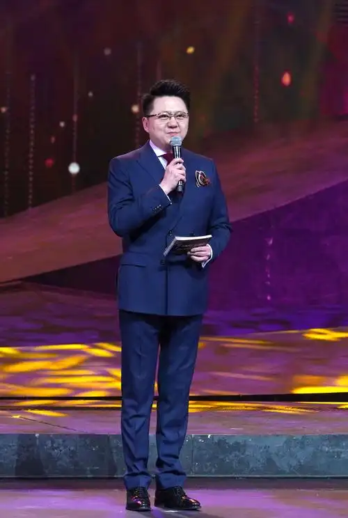 节目主持:上海电视台金炜