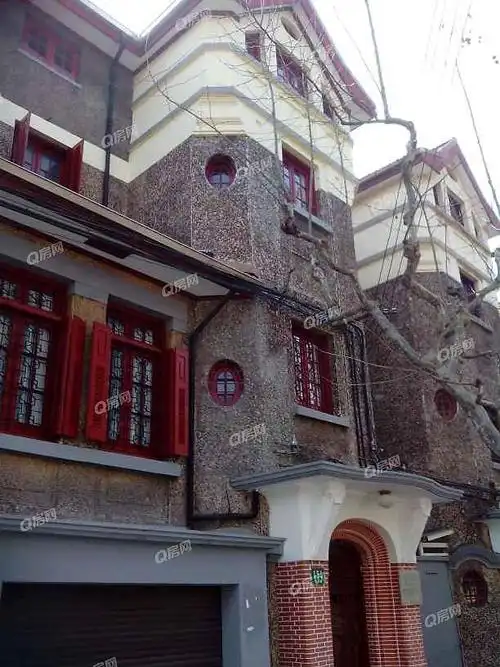 常熟路老洋房带40平花园 双开间落地窗独门进出可办公临近地铁