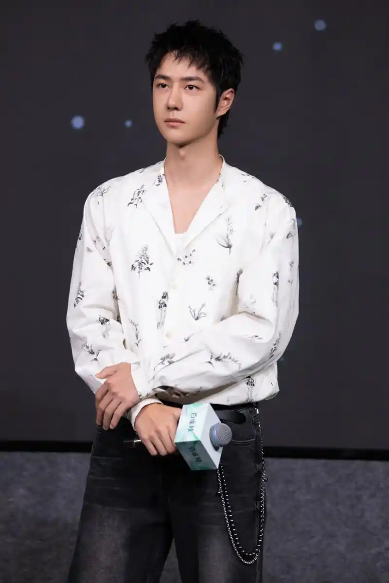 王一博几岁? 今天是嫩嫩的白白的王一博. #动态夏日征集令