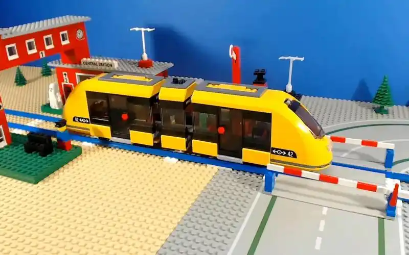 儿童动画 乐高积木玩具 小火车轨道玩具拼装视频