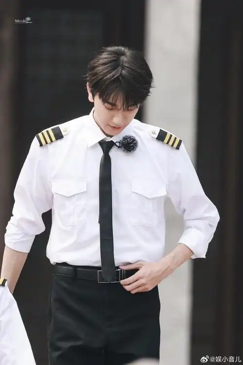 林一再现何西飞行员造型