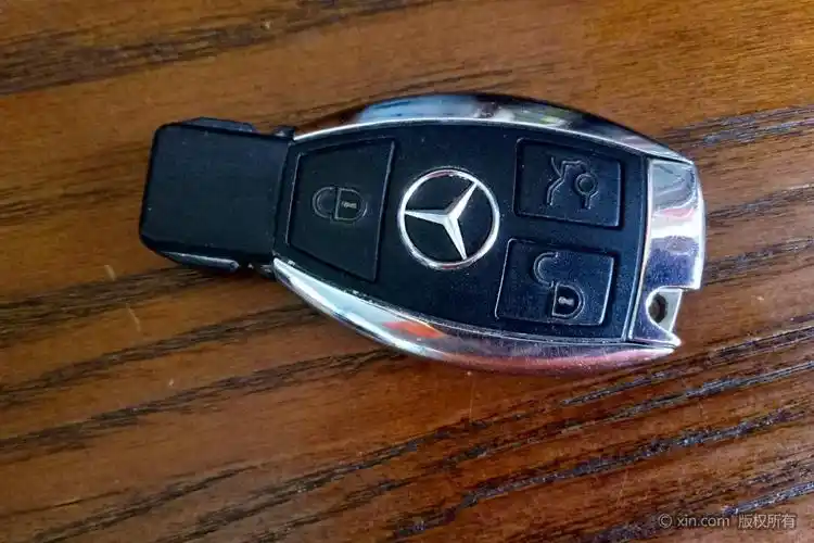 奔驰e级钥匙