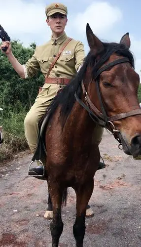 《女匪首传奇》开机 万思维军装加身新起点