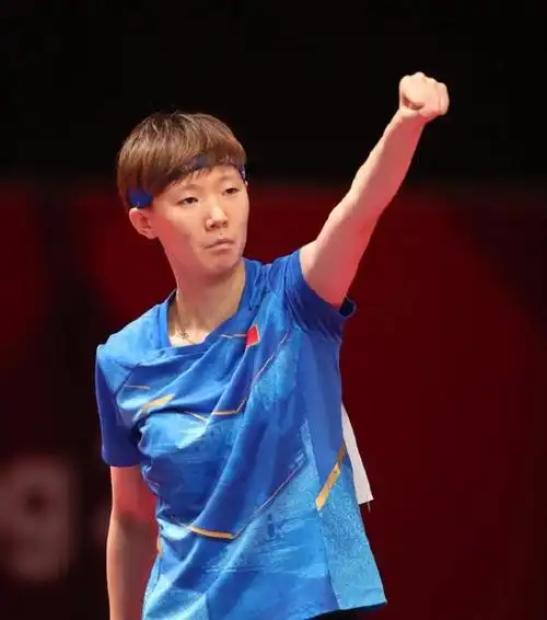 乒联总决赛王曼昱完胜冯天薇≤首轮≥ 国乒女双负伊藤组合[¨组合]