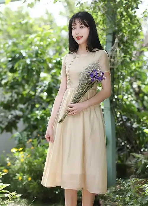 清纯的中国风连衣裙,开春这样穿,美成初恋模样!