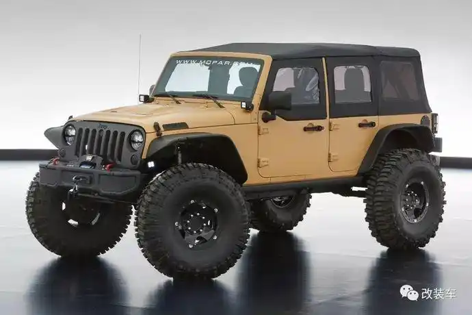 用吊车底盘做的suv有14轮子?估计百公里油耗是一个加油站吧!