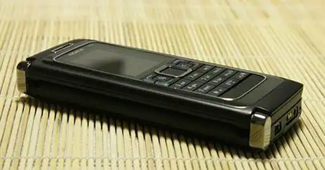图为诺基亚e90