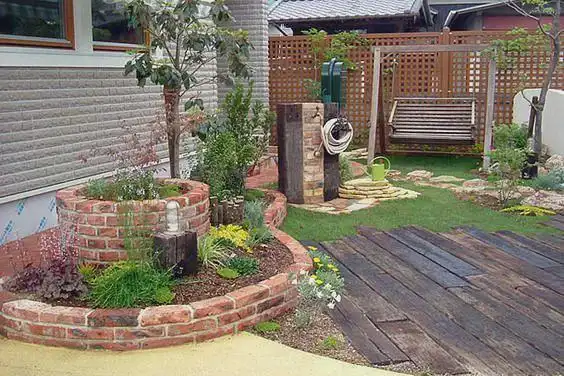 如何才能少花钱又将小院的花池建得更有艺术感觉