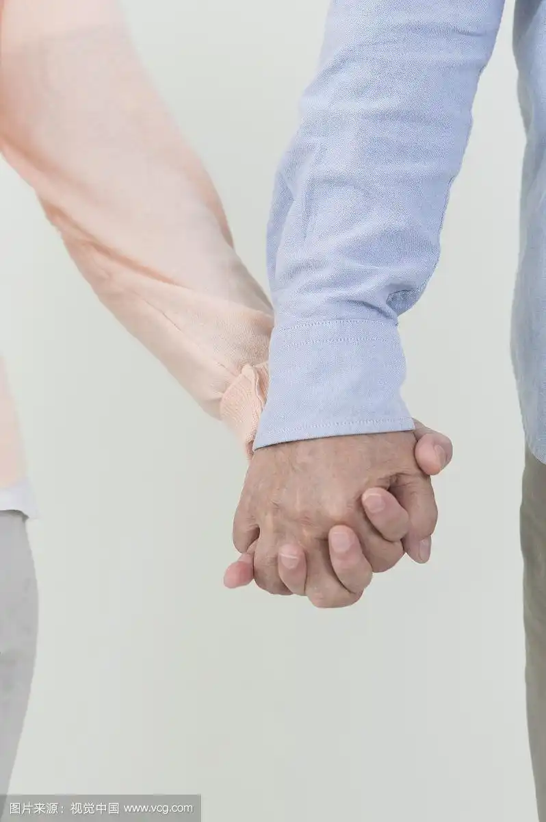 老年夫妻,牵手