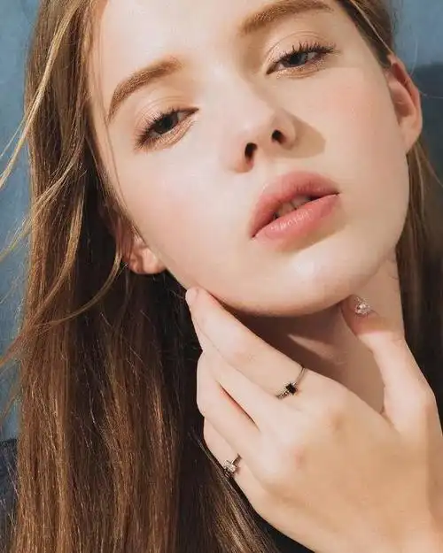 神仙颜值这位俄罗斯小麻豆拥有全世界最美的脸所有女人都羡慕