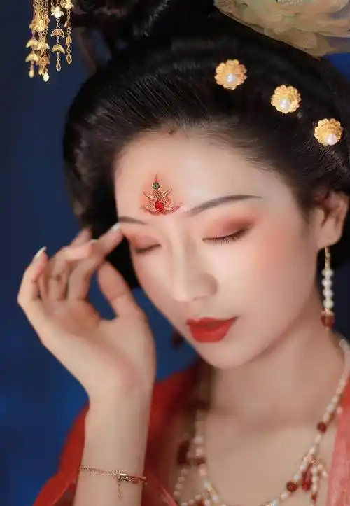 看到穿汉服的小姐姐,我终于明白了_女子_盛唐_发型