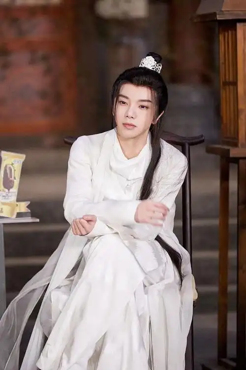 华晨宇萌探探探案2录制花絮公开cos李白古风白衣造型