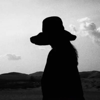 丧系头像女生网红很丧很抑郁的女头像真人