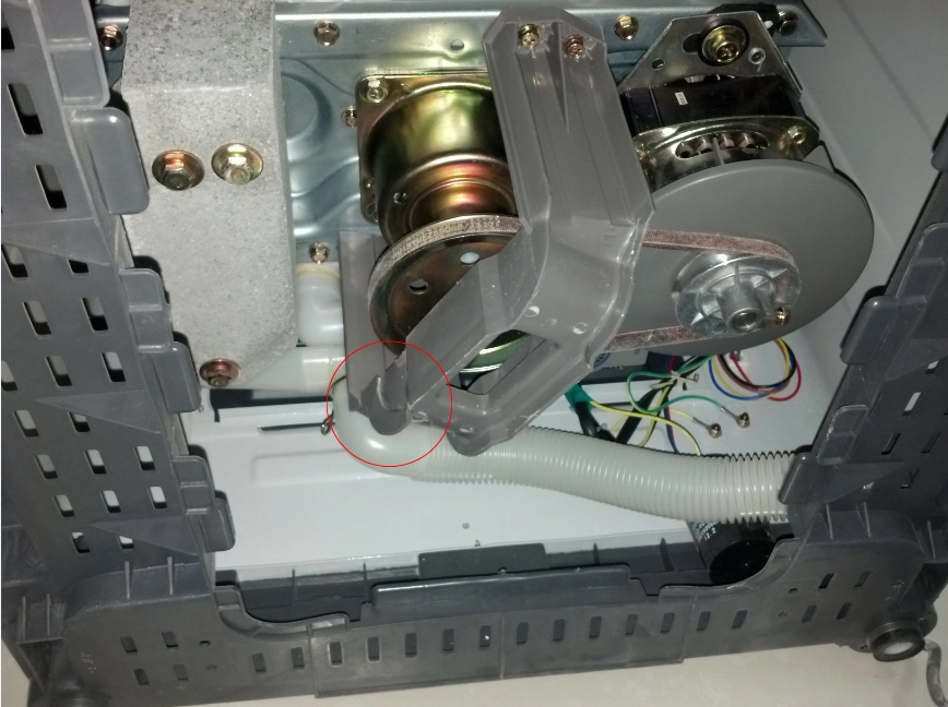 洗衣机底盘脱落怎么修