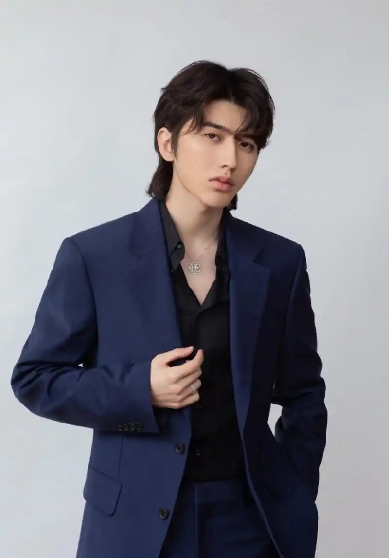 每每都会感叹蔡徐坤的帅气总是会给人不同惊喜!