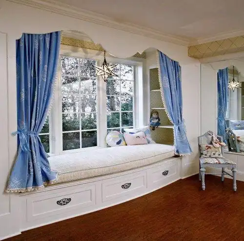 房间太小,怎么利用飘窗空间显得房间大一点?